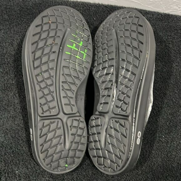 🔥 Oofos Reptile Limited Snake Print Ooaah Recovery Slide Sandals Wmn 10 / EU 41 - Picture 8 of 8